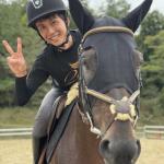 引退馬に支援する活動を行う山崎