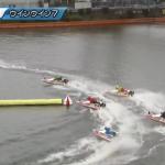 2周目1Mで6号艇が2番手に浮上する様子