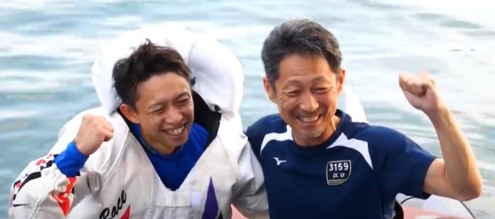 優勝を共に分かち合う毒島誠と江口晃生