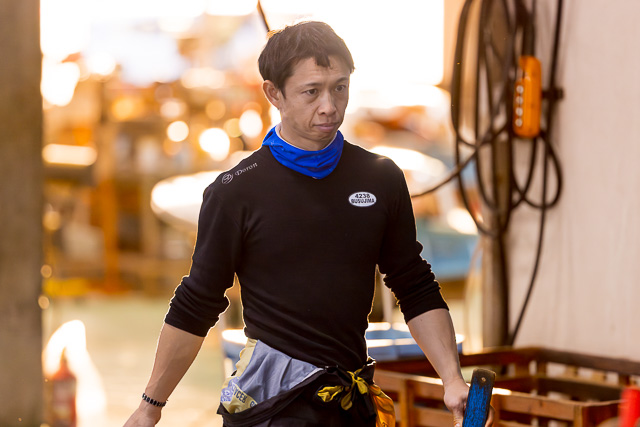 調整準備に向かう毒島誠