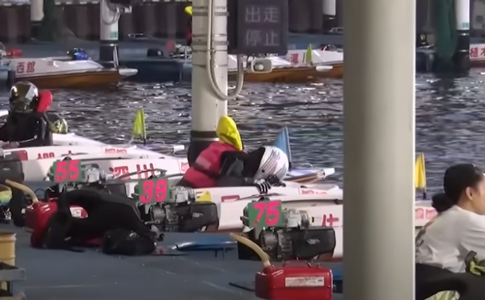 落水に恐怖を感じている日高逸子