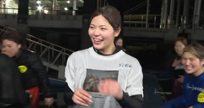 水神祭後でみんなでびしょぬれになっている井上遥妃