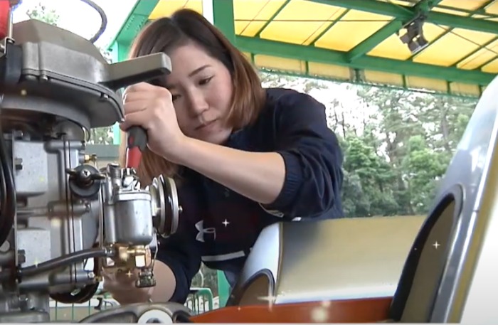 モーター調整をしている中川りな