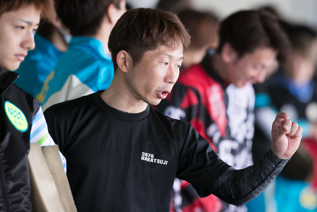 レースの流れを考えている中辻崇人