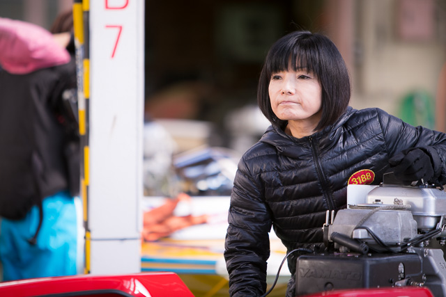 レースの準備を整える日高逸子