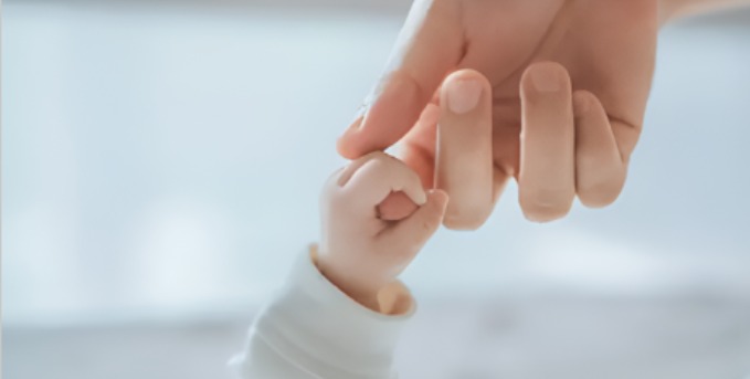 子供と母親の絆イメージ