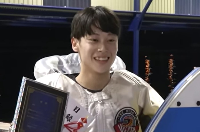 地元で初優勝のインタビューを受ける石本裕武