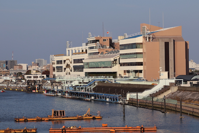 江戸川競艇場の水面