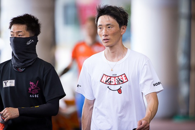 考えながら調整に向かう峰竜太