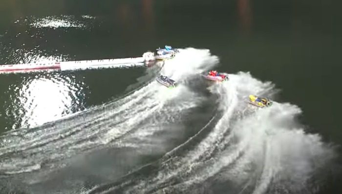 ターンマークにぶつかった峰竜太