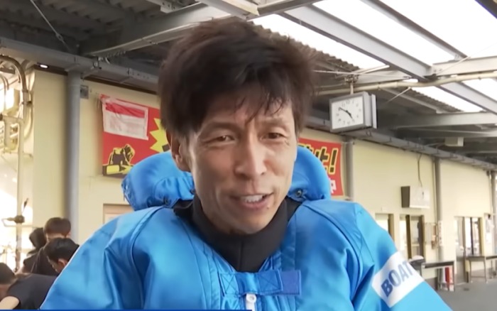 レース後のインタビューに答える池田浩二